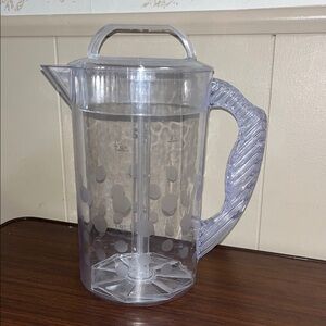 Pampered Chef 2 quart plunger, pitcher